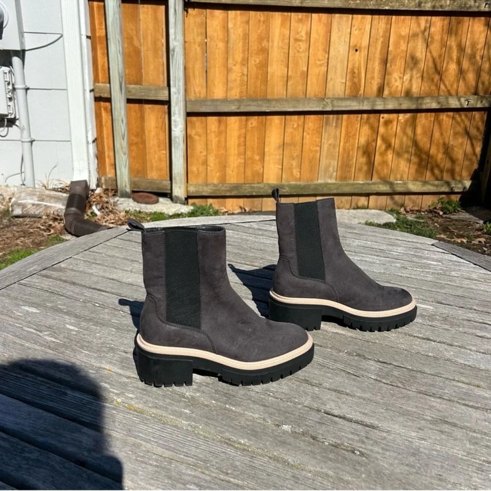 OPEN EDIT Mya Lug Sole Chelsea Women Boots Grey Anthracite Size‎ 7